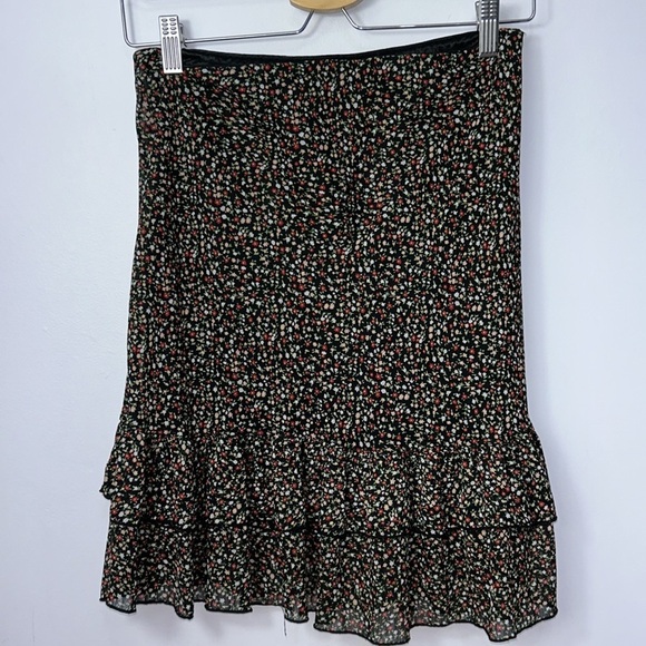 Beechers Brook Floral Skirt with Ruffle - Picture 3 of 9